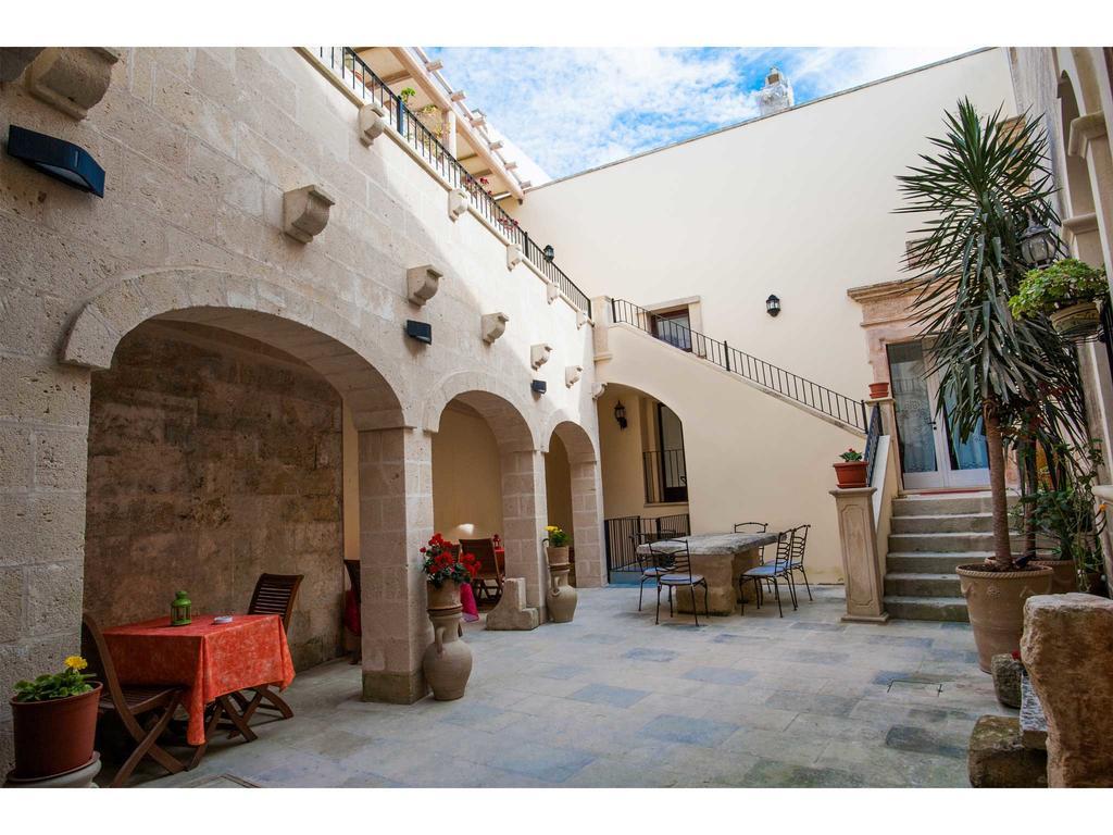 Palazzo Mellacqua Castiglione d'Otranto エクステリア 写真